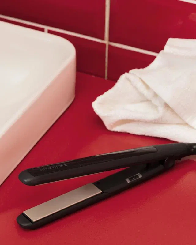 Remington Žehlička na vlasy Ceramic Straight 230 S3500